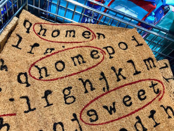 Aldi doormat with the word 'Home' circled